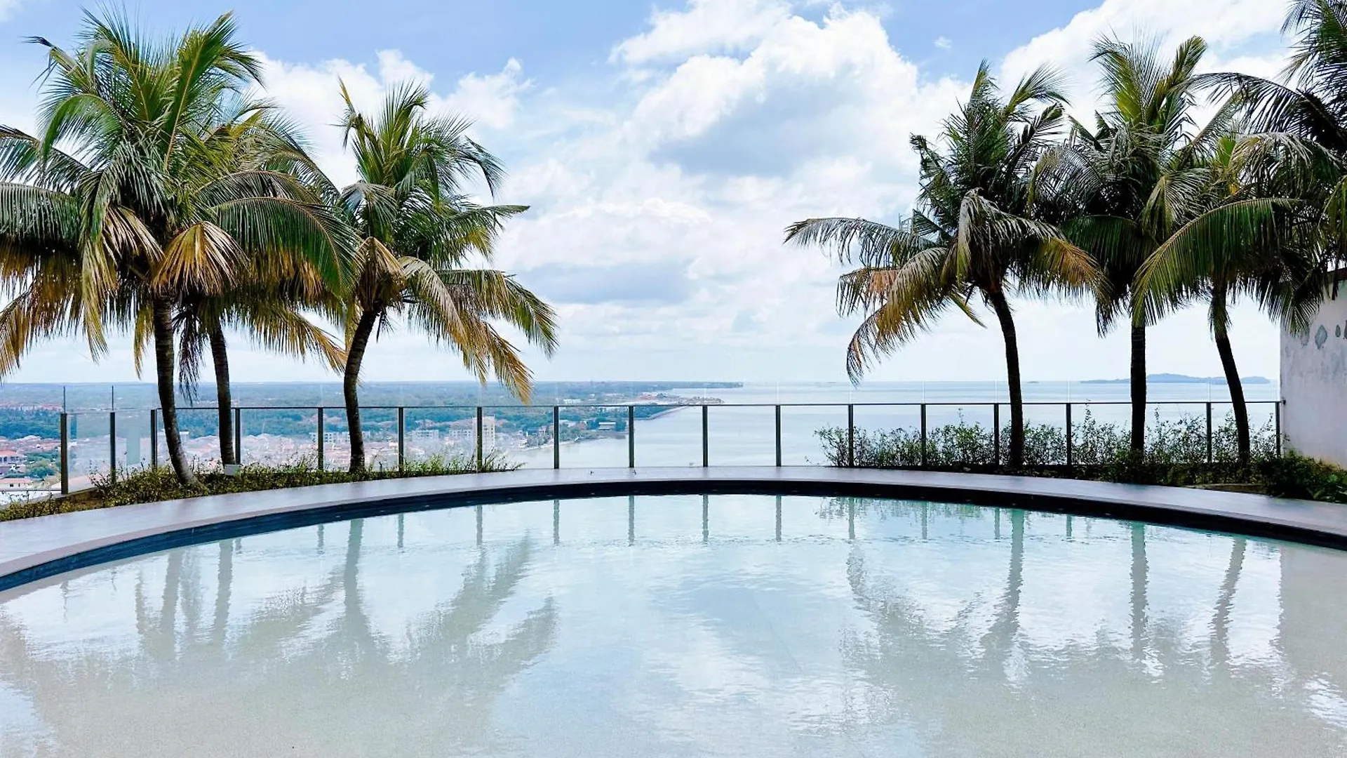 Silverscape: Luxury Apartments with Infinity Pool near Jonker Street Malacca Malaysia
